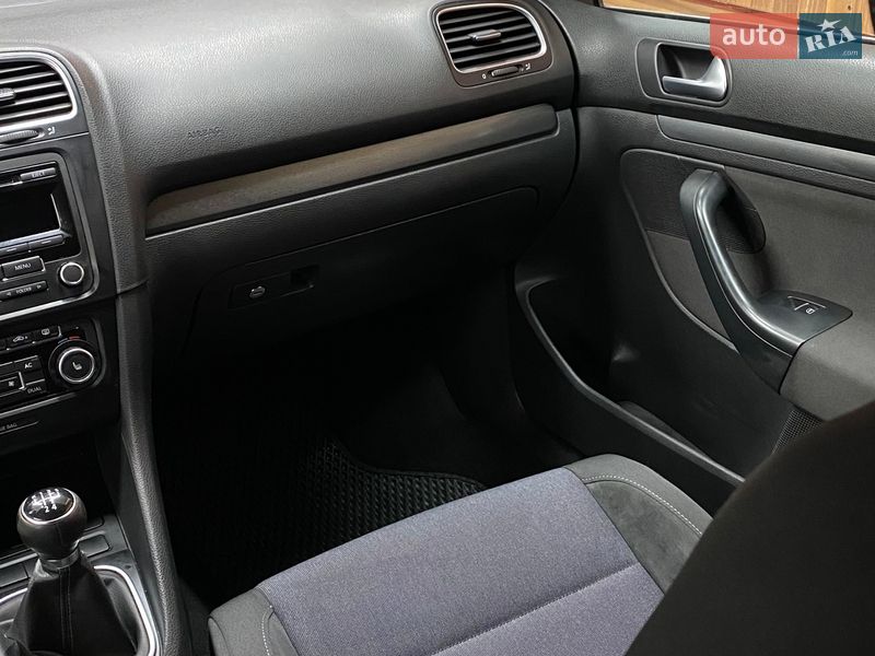 Универсал Volkswagen Golf 2012 в Львове