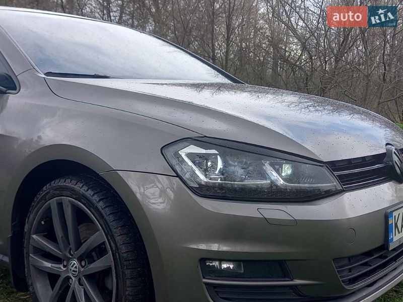 Хэтчбек Volkswagen Golf 2013 в Ромнах