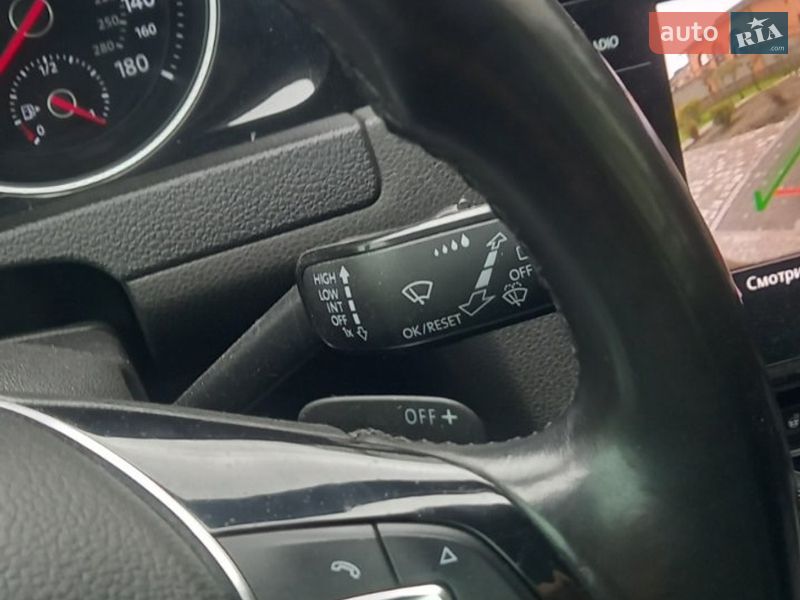 Хэтчбек Volkswagen Golf 2013 в Ромнах