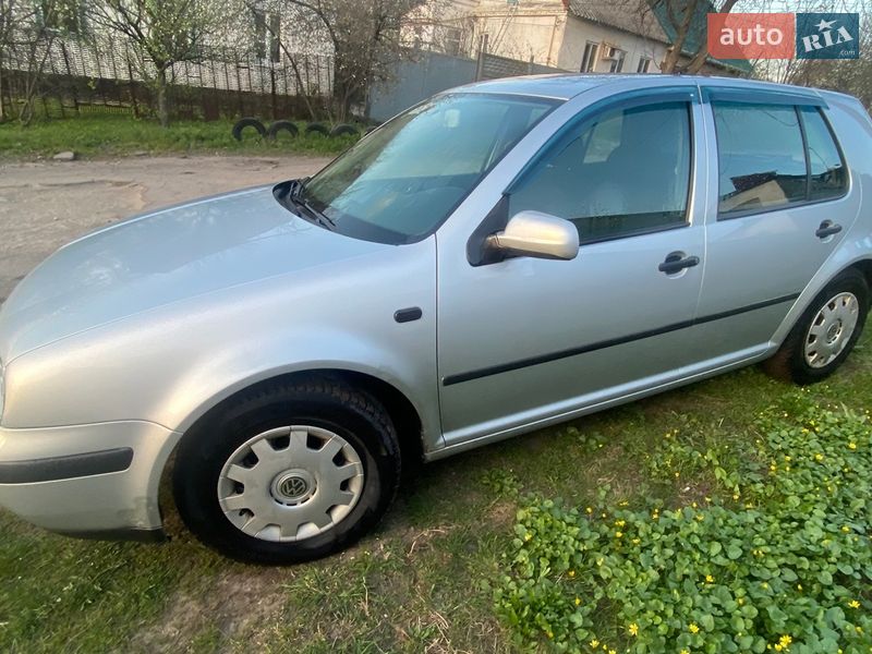 Хэтчбек Volkswagen Golf 2000 в Днепре