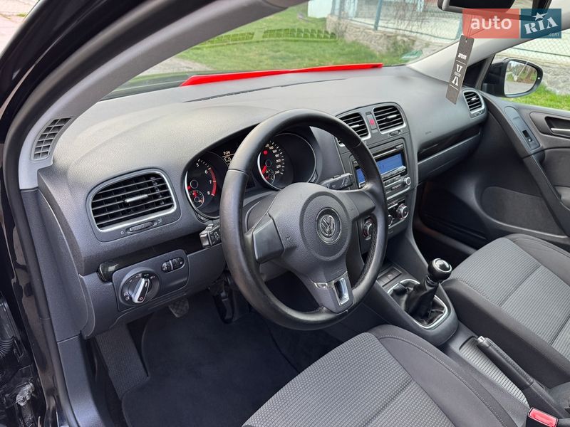Хэтчбек Volkswagen Golf 2009 в Умани