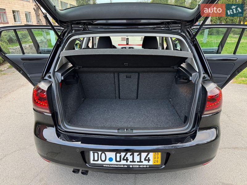 Хэтчбек Volkswagen Golf 2009 в Умани