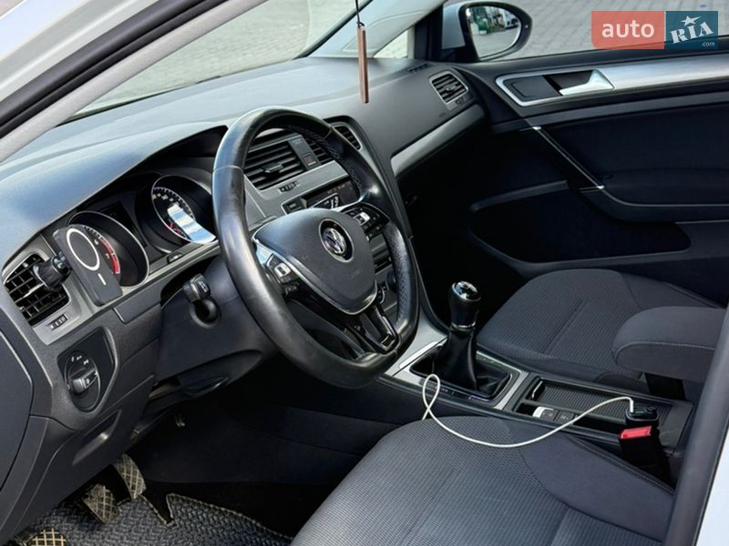 Универсал Volkswagen Golf 2014 в Луцке