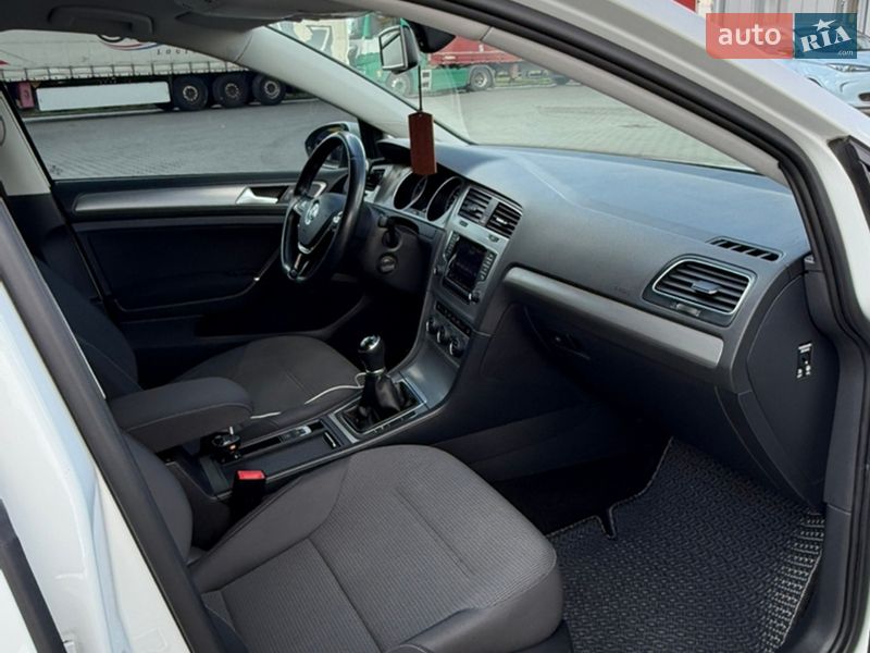 Универсал Volkswagen Golf 2014 в Луцке