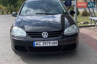 Хетчбек Volkswagen Golf 2004 в Луцьку