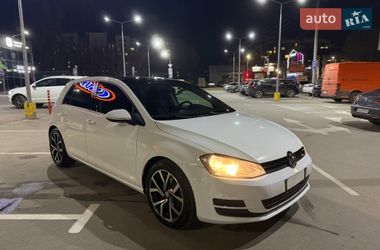 Хетчбек Volkswagen Golf 2015 в Києві