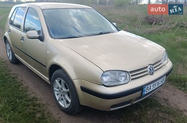 Хетчбек Volkswagen Golf 2001 в Кропивницькому