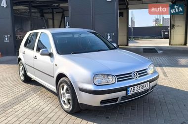 Хетчбек Volkswagen Golf 2002 в Одесі
