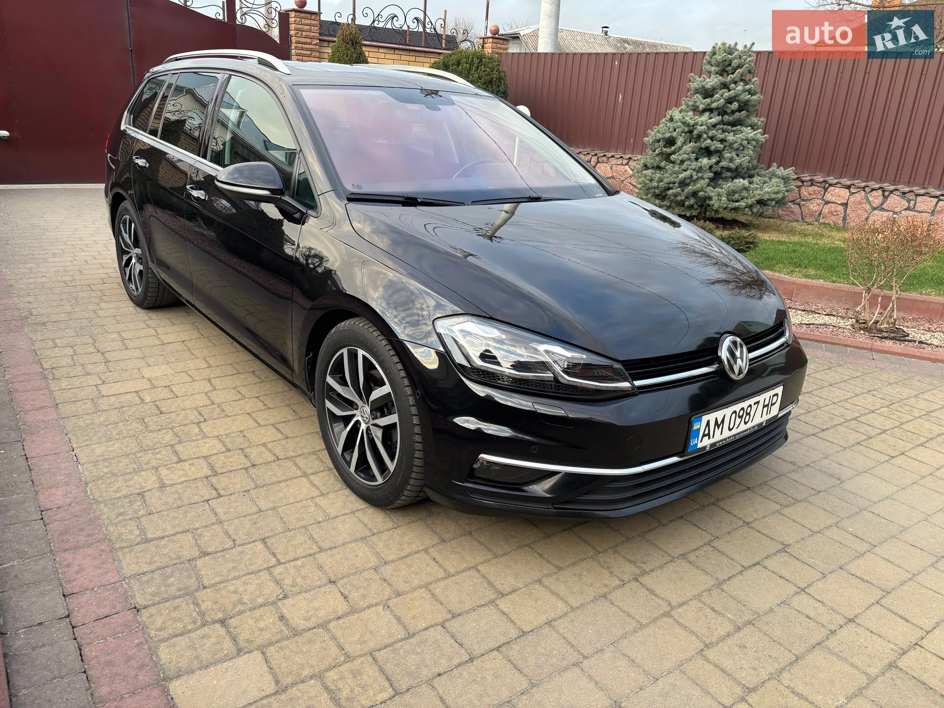 Volkswagen Golf 2017 VIN WVWZZZAUZJP540918 фото оголошення 2 з 5