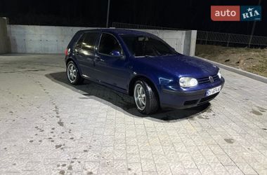 Хетчбек Volkswagen Golf 2000 в Щирце