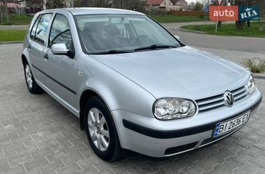 Хэтчбек Volkswagen Golf 2001 в Миргороде