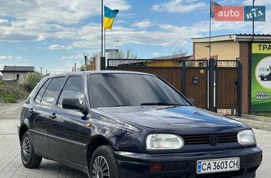 Хетчбек Volkswagen Golf 1996 в Черкасах