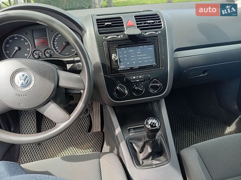 Volkswagen Golf 2004