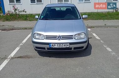 Хетчбек Volkswagen Golf 2001 в Запоріжжі