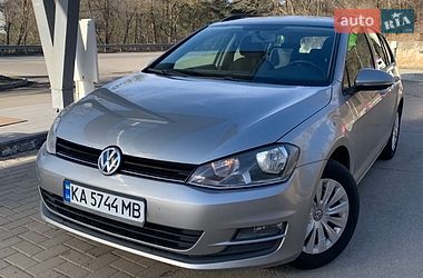 Універсал Volkswagen Golf 2016 в Тернополі