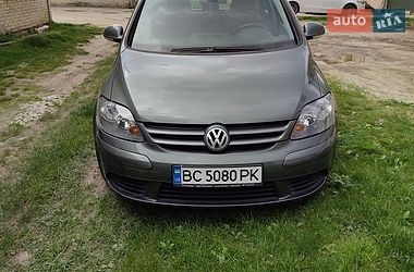 Хэтчбек Volkswagen Golf 2005 в Львове