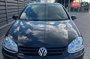 Хэтчбек Volkswagen Golf 2005 в Киеве