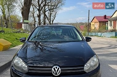 Хэтчбек Volkswagen Golf 2010 в Городке