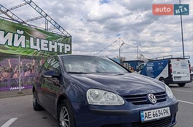 Хэтчбек Volkswagen Golf 2005 в Днепре