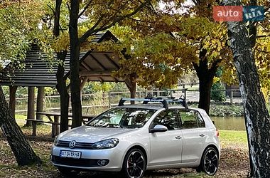 Хэтчбек Volkswagen Golf 2009 в Черновцах