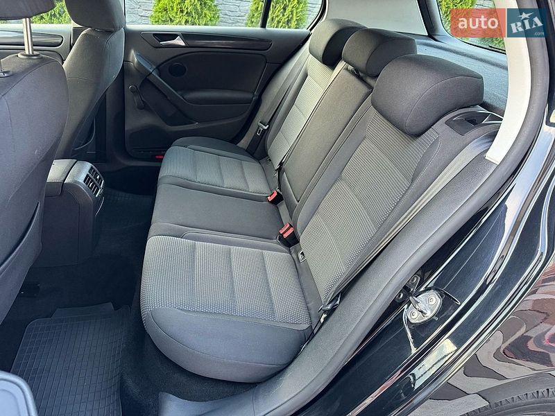 Хэтчбек Volkswagen Golf 2009 в Виннице