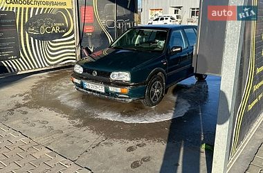 Хэтчбек Volkswagen Golf 1997 в Ладыжине