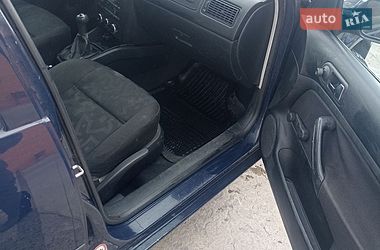 Хэтчбек Volkswagen Golf 1999 в Дубровице