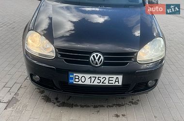 Хетчбек Volkswagen Golf 2004 в Тернополі