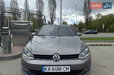 Хэтчбек Volkswagen Golf 2013 в Киеве
