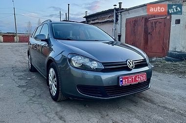 Универсал Volkswagen Golf 2010 в Ровно