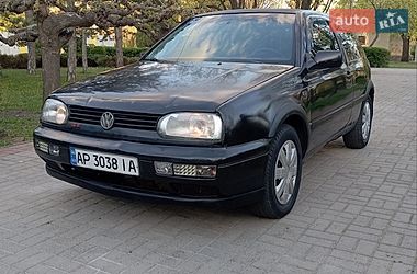 Хетчбек Volkswagen Golf 1995 в Запоріжжі