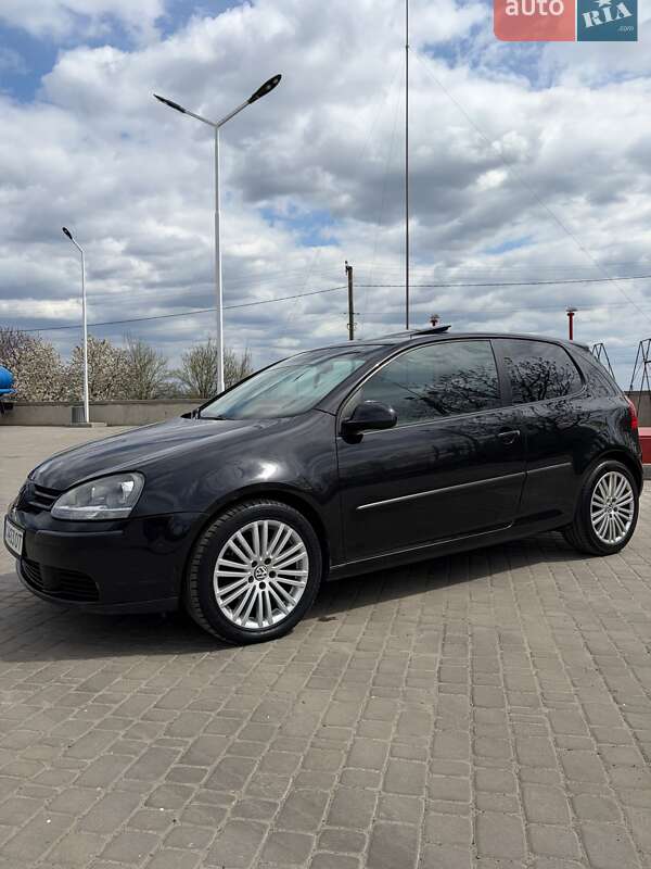 Volkswagen Golf 2004