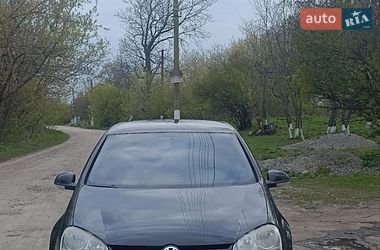 Хэтчбек Volkswagen Golf 2003 в Казатине