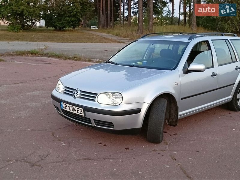 Универсал Volkswagen Golf 2003 в Чернигове