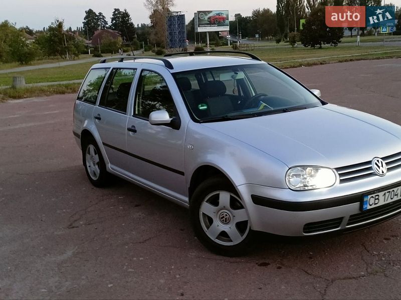 Универсал Volkswagen Golf 2003 в Чернигове
