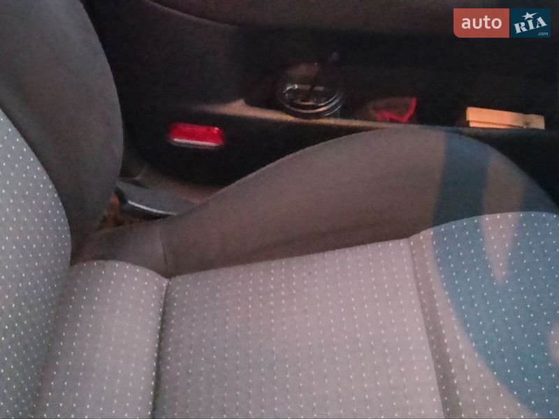 Универсал Volkswagen Golf 2003 в Чернигове