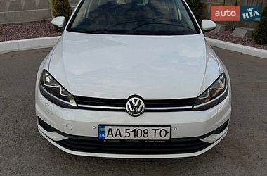 Хетчбек Volkswagen Golf 2018 в Києві