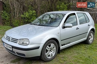 Хетчбек Volkswagen Golf 2000 в Попільні