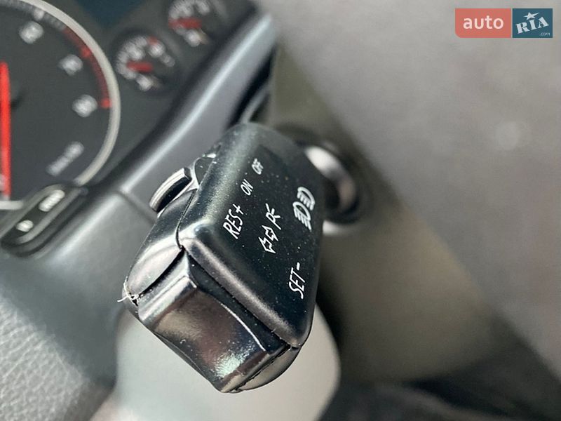 Хетчбек Volkswagen Golf 2006 в Старокостянтинові