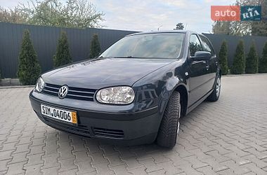 Хетчбек Volkswagen Golf 2002 в Самборі