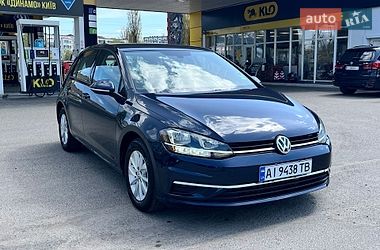 Хэтчбек Volkswagen Golf 2018 в Киеве