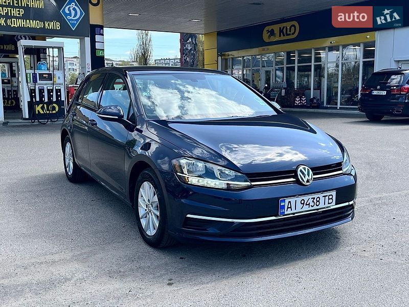Хэтчбек Volkswagen Golf 2018 в Киеве