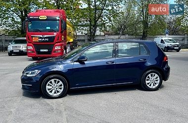 Хэтчбек Volkswagen Golf 2018 в Киеве