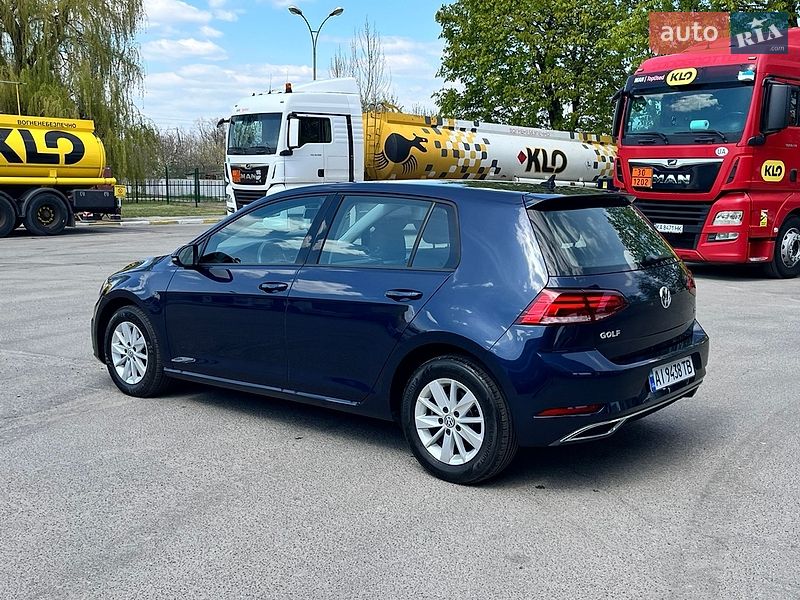 Хэтчбек Volkswagen Golf 2018 в Киеве