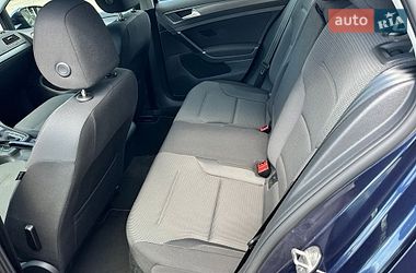 Хэтчбек Volkswagen Golf 2018 в Киеве