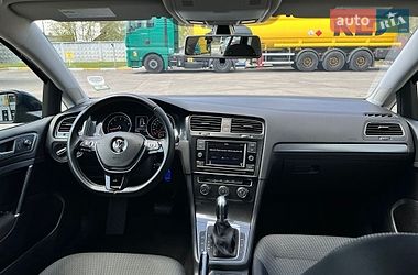Хэтчбек Volkswagen Golf 2018 в Киеве