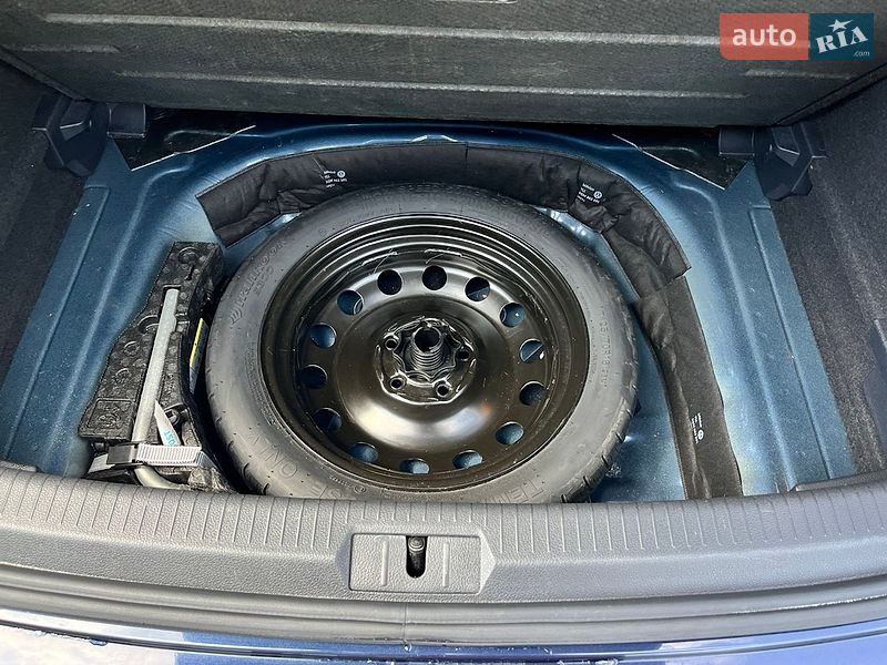 Хэтчбек Volkswagen Golf 2018 в Киеве