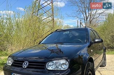 Универсал Volkswagen Golf 2001 в Бориславе