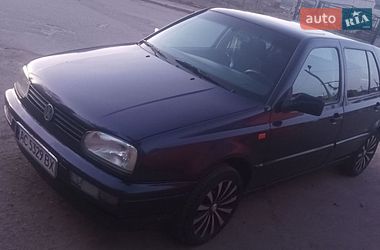 Хэтчбек Volkswagen Golf 1997 в Владимире