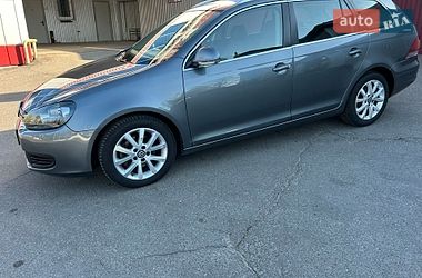 Универсал Volkswagen Golf 2011 в Чернигове